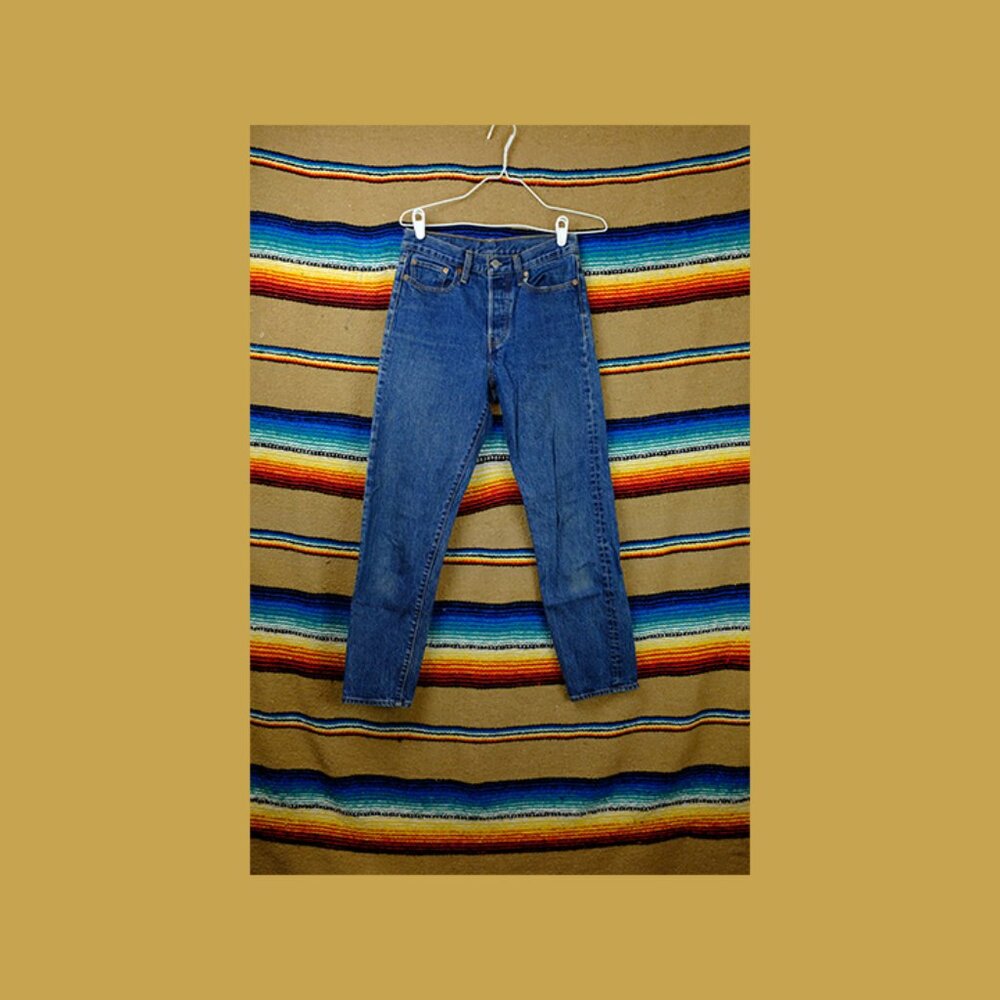Womens Levis wedgie mid rise high rise slim straight leg size 27
